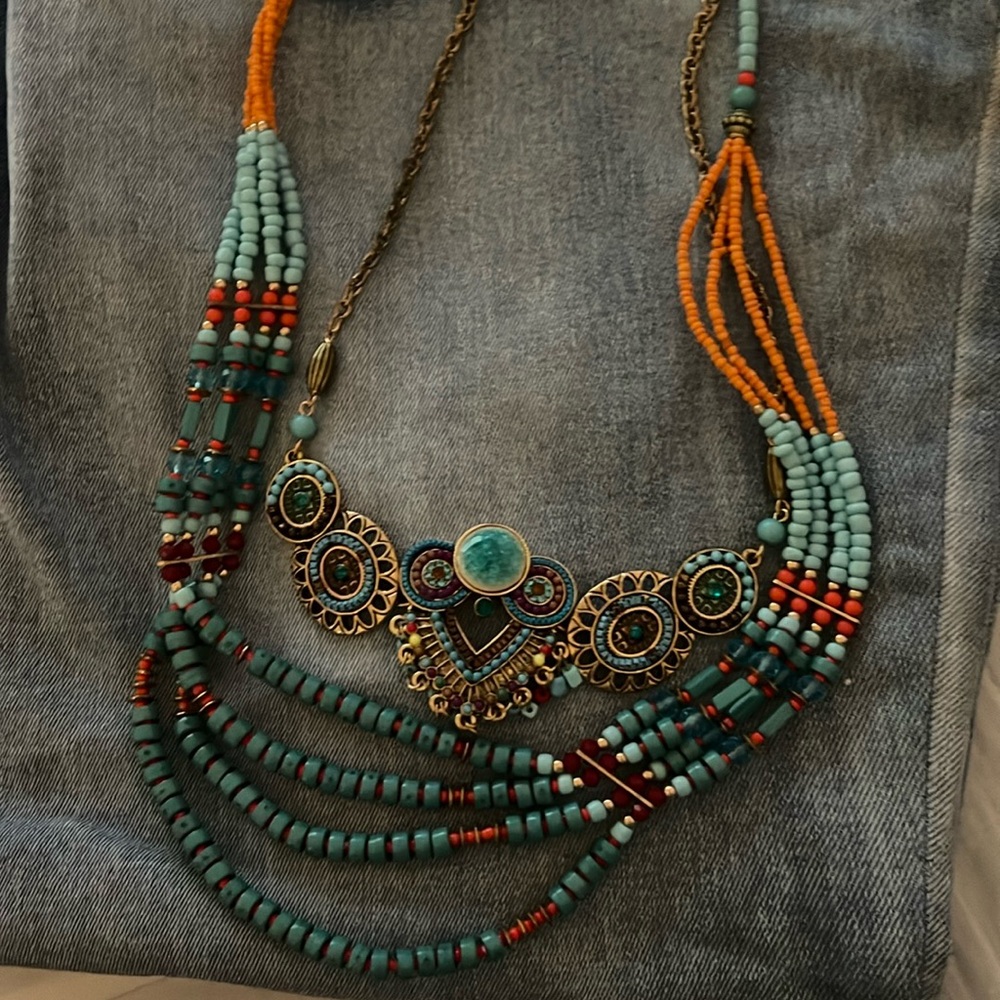 COPY - Gorgeous beaded pendant necklace